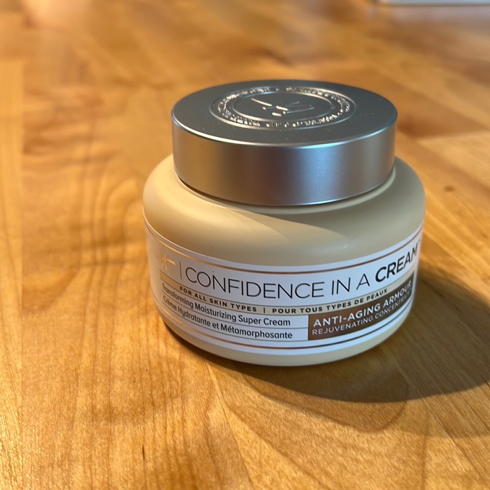It Cosmetics Confidence In a Cream